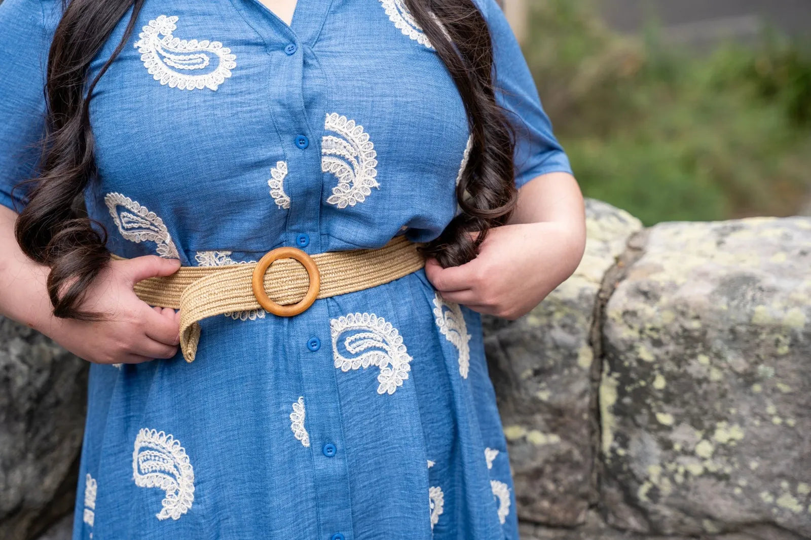 How to Style a Feminine Flowy Dress for Everyday Confidence?