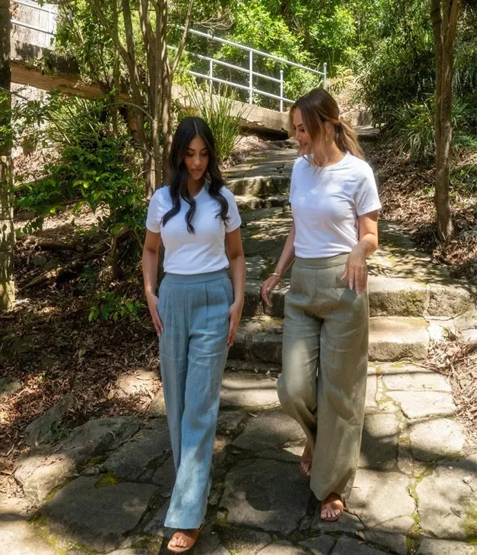 What Types of Casual Tops for Women Work for Both Workdays and Weekends?