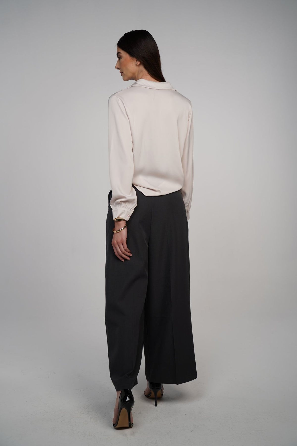 Bela Shirt – She's Limitless