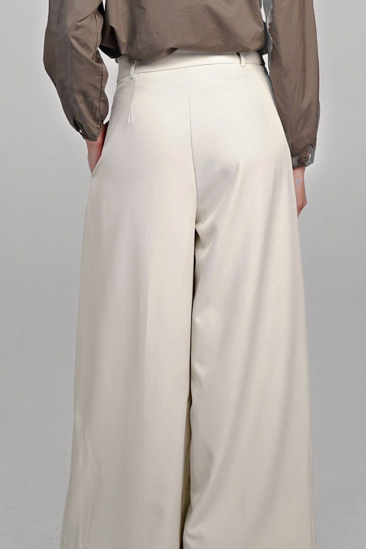 Rhea Pant – She's Limitless