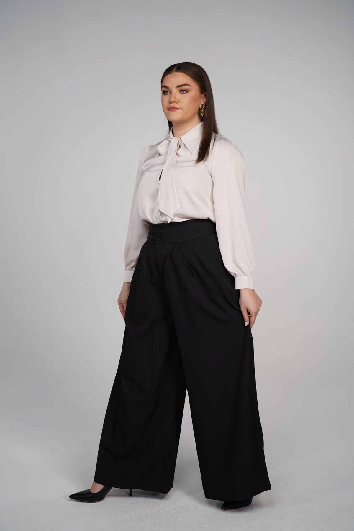 Tova Shirt – She's Limitless